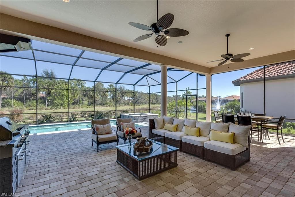 7267 Lantana CIR photo 19 of 25