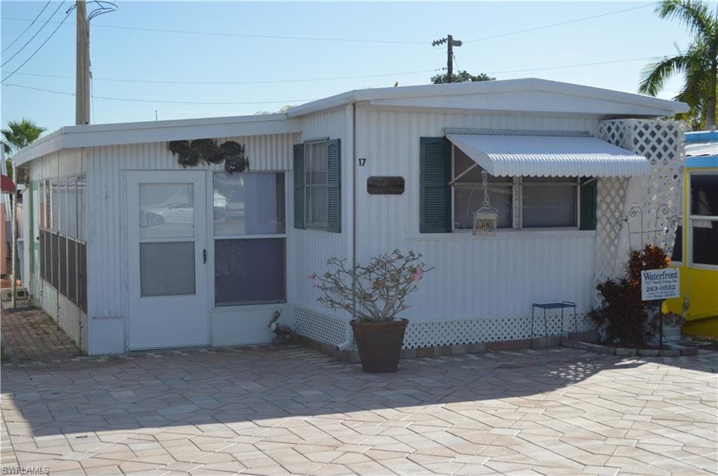 414 Papaya ST 17 photo 1 of 7