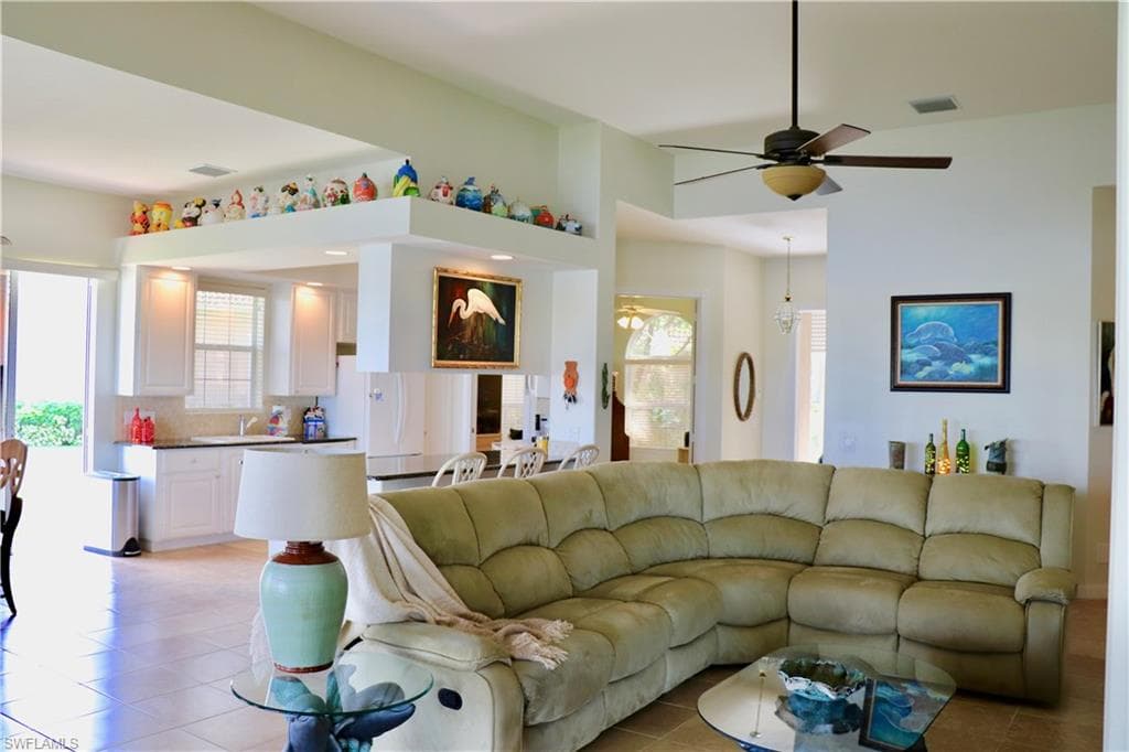2226 Heydon CIR W photo 6 of 23