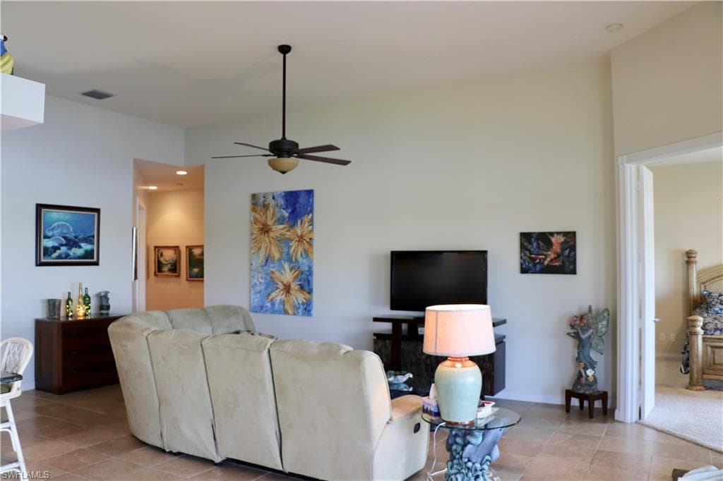 2226 Heydon CIR W photo 7 of 23