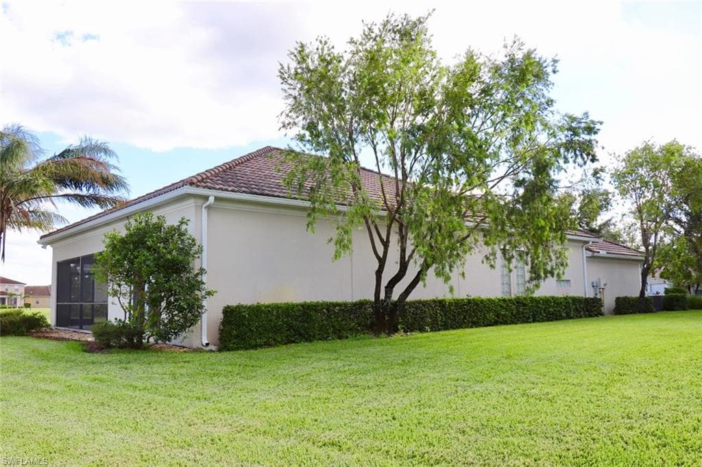 2226 Heydon CIR W photo 3 of 23