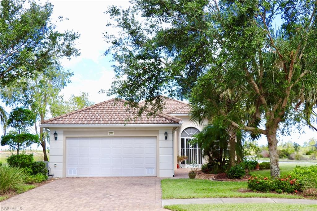 2226 Heydon CIR W photo 1 of 23