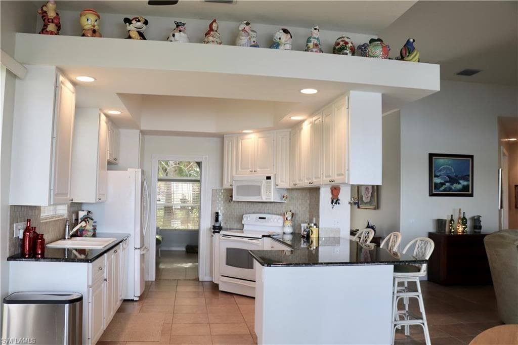 2226 Heydon CIR W photo 5 of 23