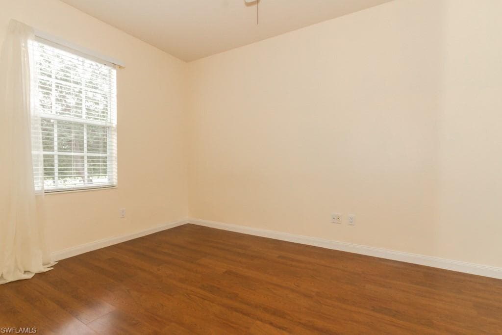 5803 Cove CIR E 13 photo 20 of 35
