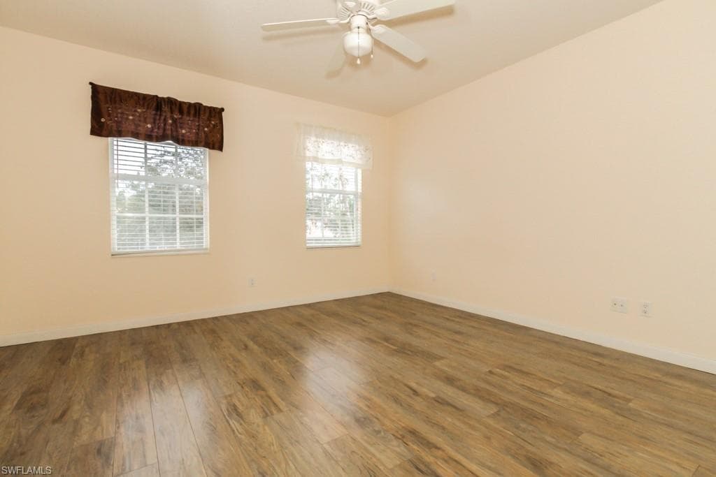 5803 Cove CIR E 13 photo 14 of 35