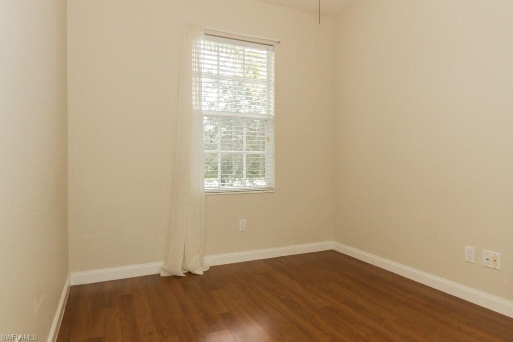5803 Cove CIR E 13 photo 21 of 35