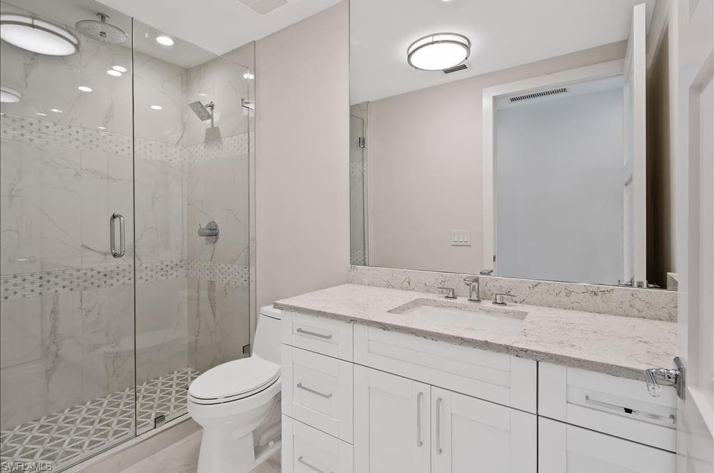 3070 Gulf Shore BLVD N 205 photo 12 of 20