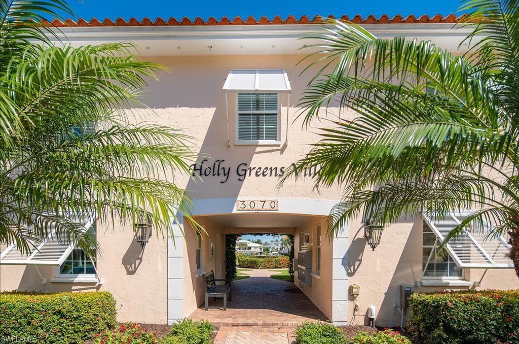 3070 Gulf Shore BLVD N 205 photo 20 of 20