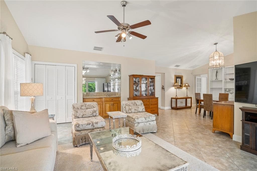 121 Muirfield CIR photo 16 of 35