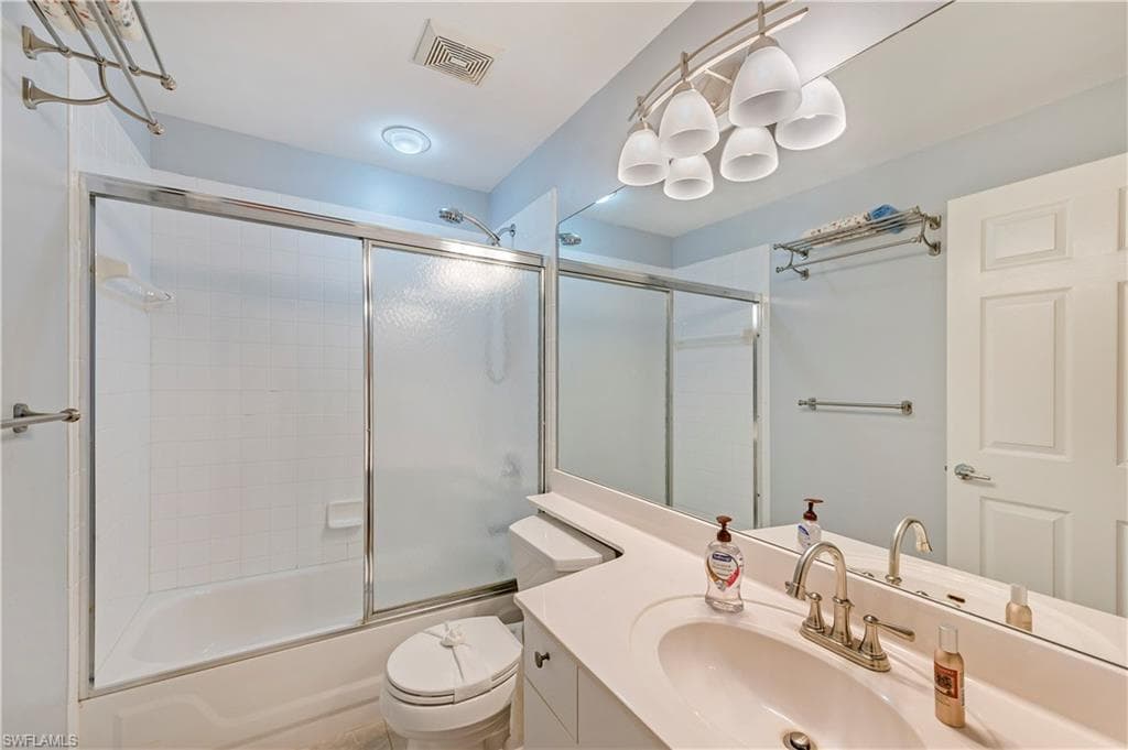 649 Windsor SQ 102 photo 19 of 25