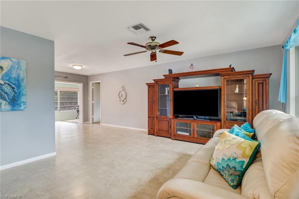 165 PINEHURST CIR photo 5 of 26