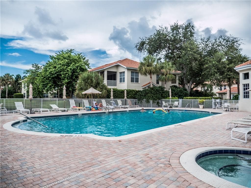 Salt water pool and Jacuzzi