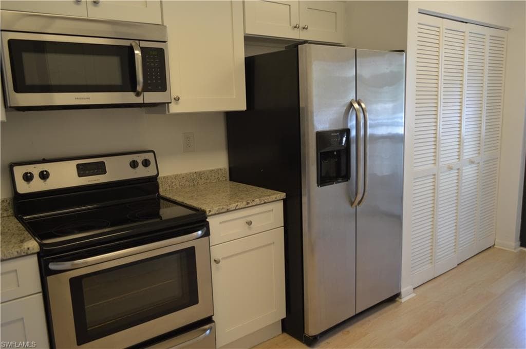 Kitchen with Washer and Dryer Closet
