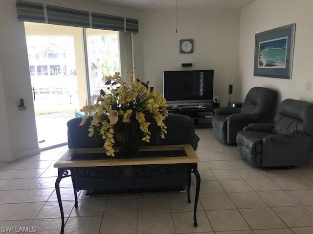 600 Diamond CIR 603 photo 12 of 28