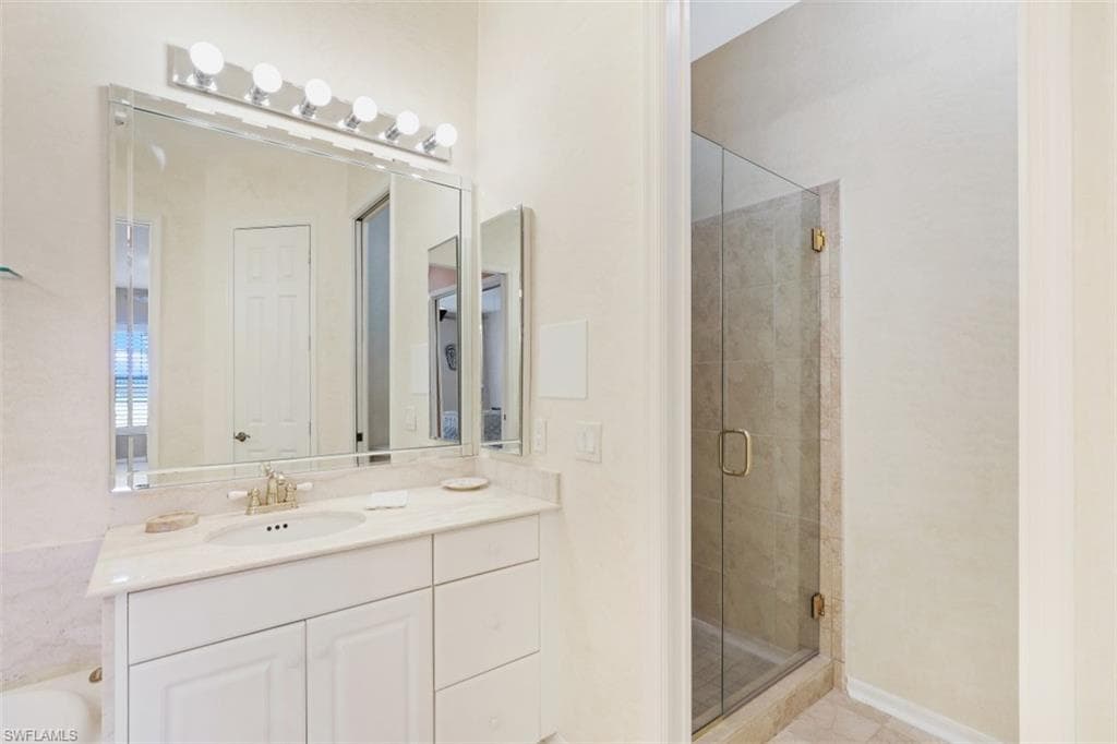 1876 Seville BLVD 1522 photo 23 of 35