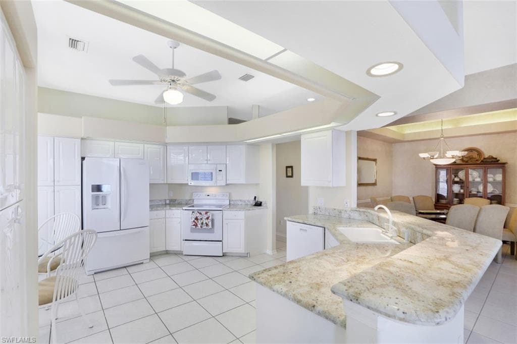 1876 Seville BLVD 1522 photo 14 of 35