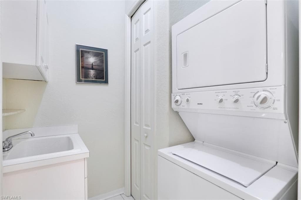 1876 Seville BLVD 1522 photo 29 of 35