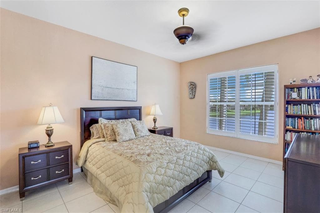1876 Seville BLVD 1522 photo 21 of 35