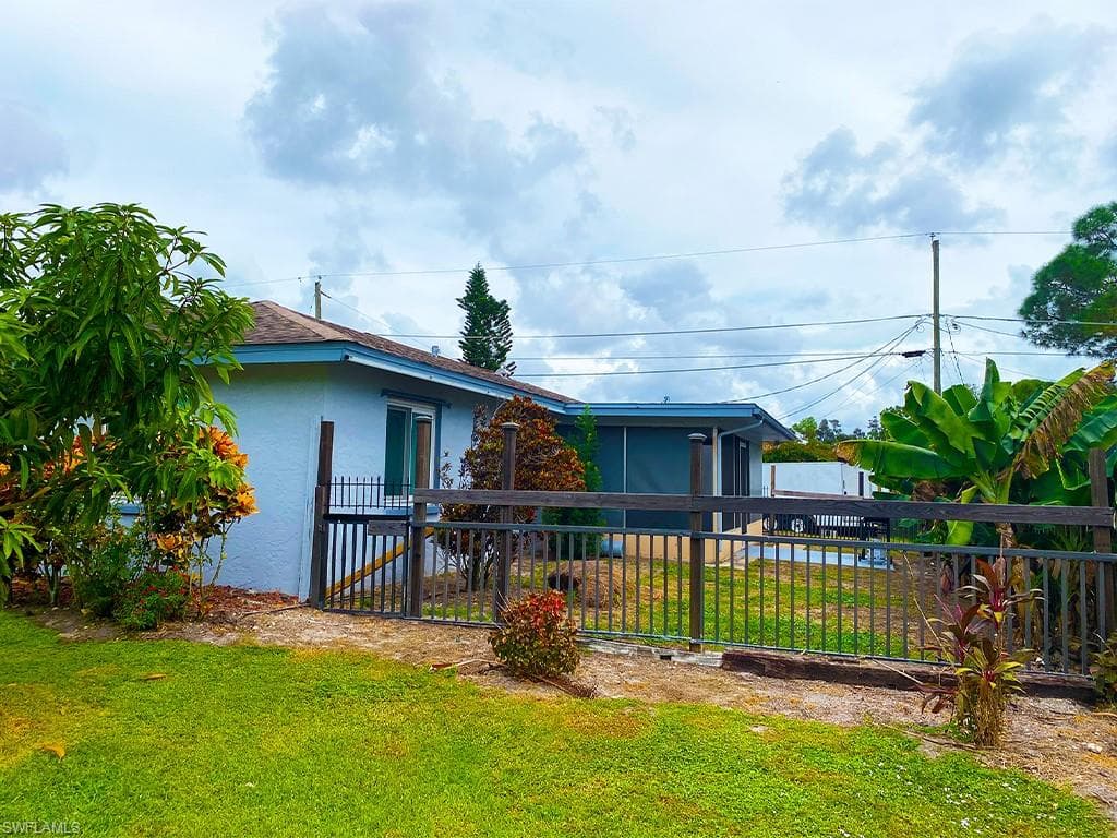 9190 Coral Gables RD photo 5 of 21