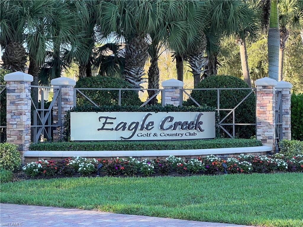 764 Eagle Creek DR 303 photo 1 of 30