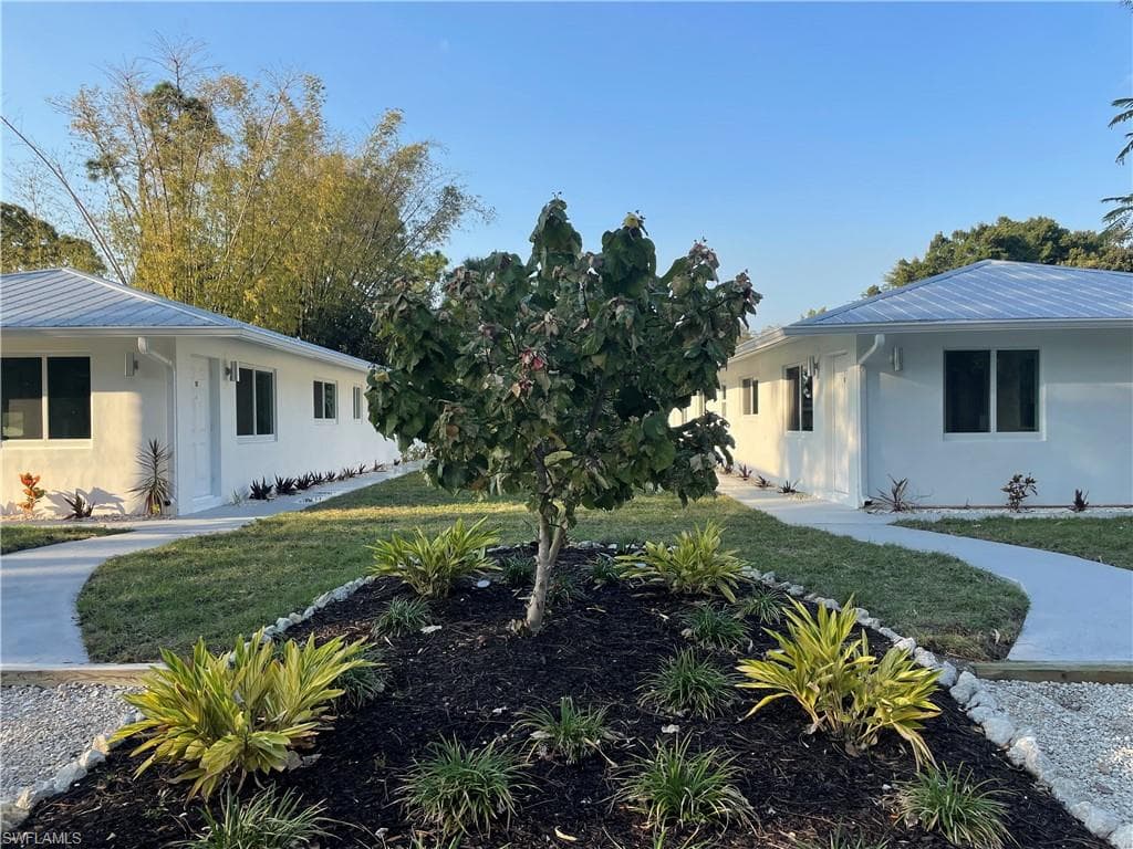 3061 Coco AVE photo 2 of 34