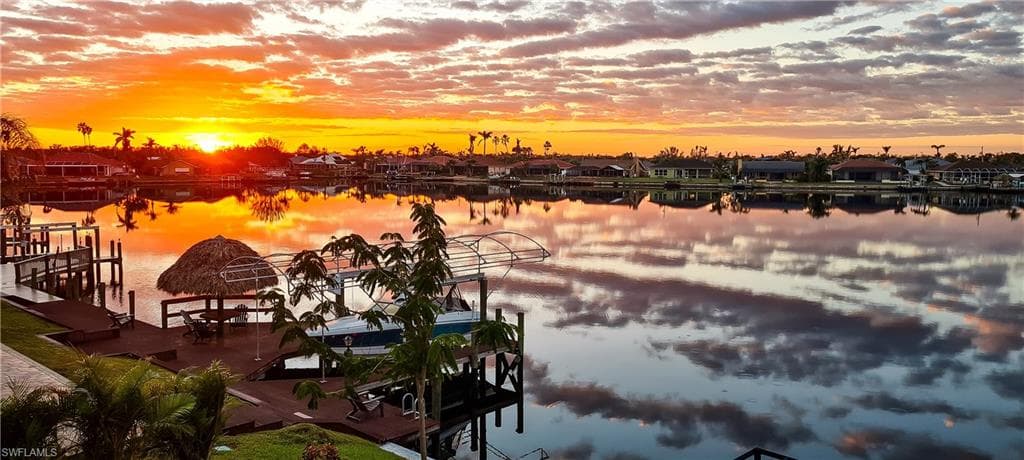 Gulf Access (just mins to river), Lake View!