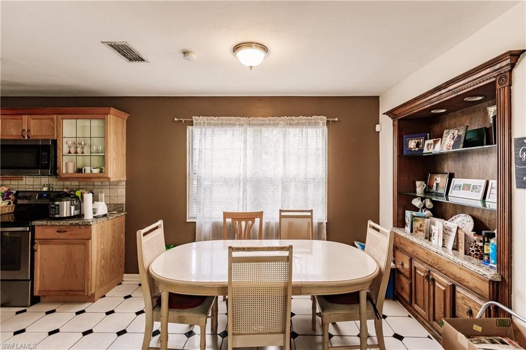 1414 Everglades BLVD S photo 12 of 35