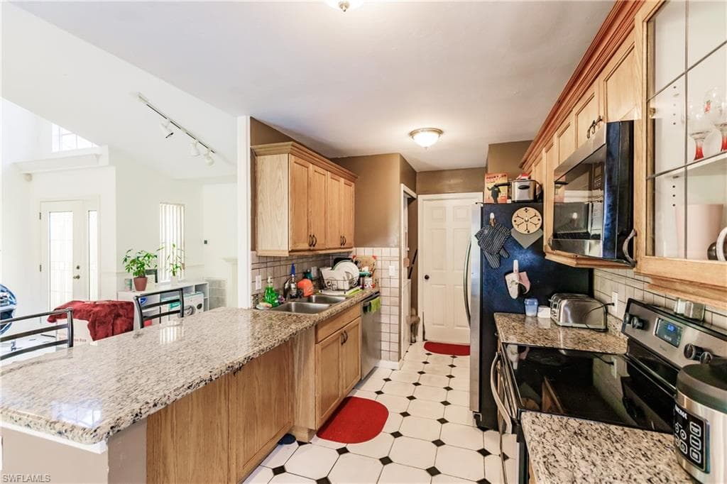 1414 Everglades BLVD S photo 10 of 35