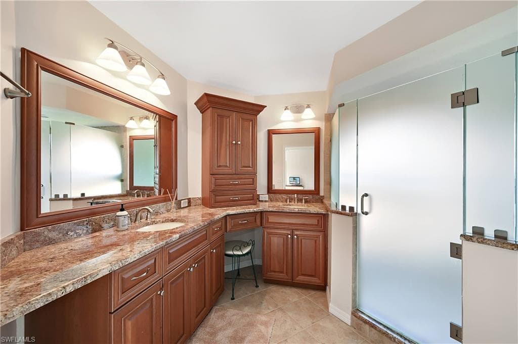 577 BEACHWALK CIR R-204 photo 16 of 33