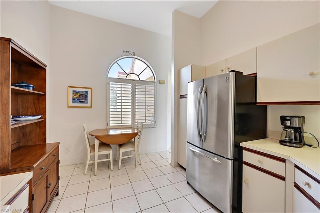 577 BEACHWALK CIR R-204 photo 26 of 33