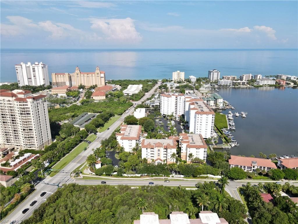 577 BEACHWALK CIR R-204 photo 4 of 33