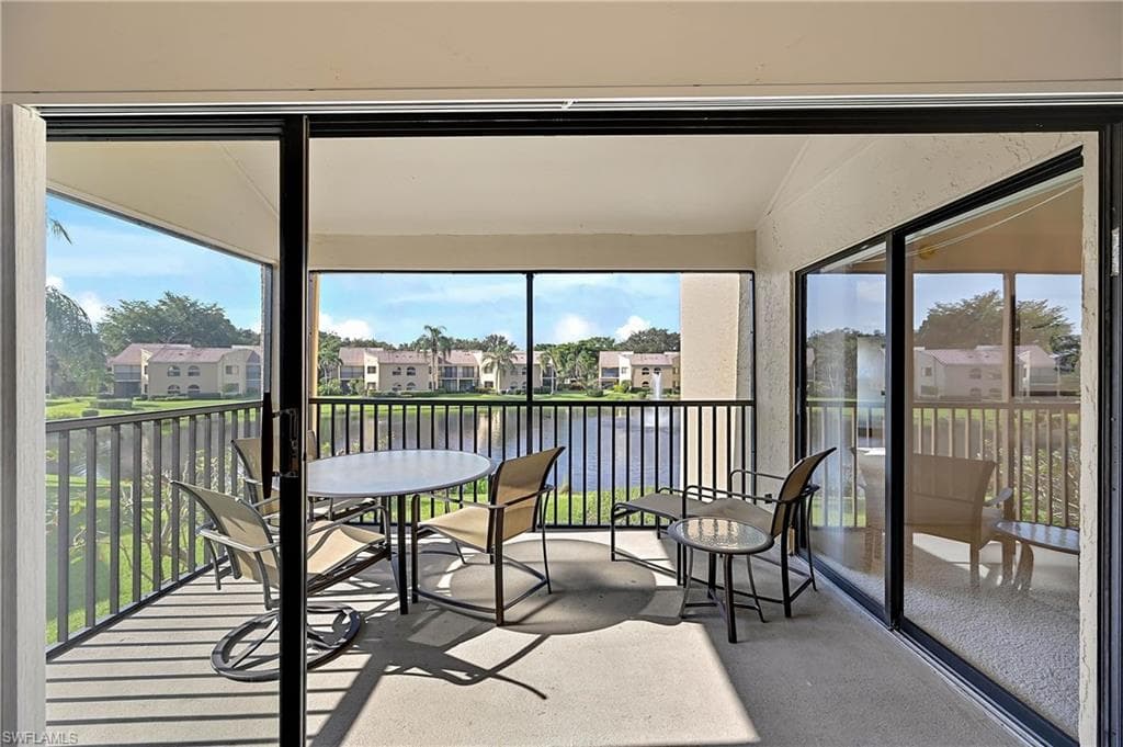 577 BEACHWALK CIR R-204 photo 8 of 33