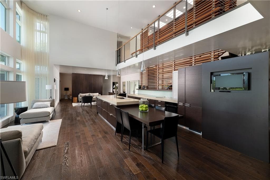 Kitchen to sitting area
