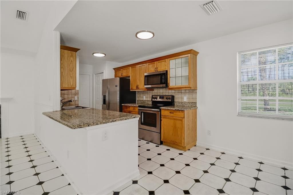 1414 Everglades BLVD S photo 7 of 34