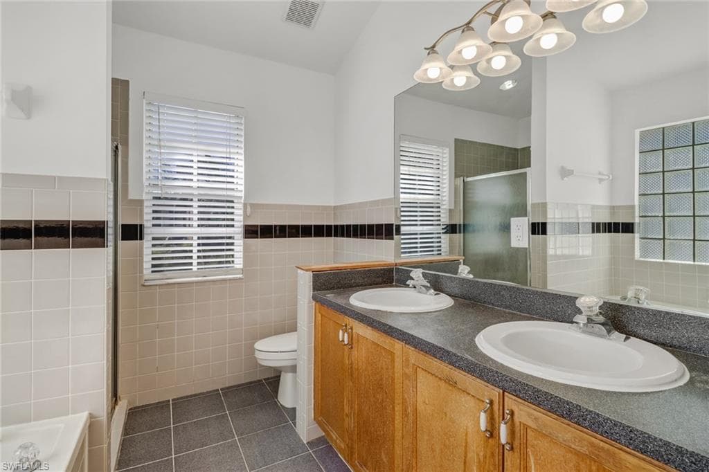 1414 Everglades BLVD S photo 15 of 34