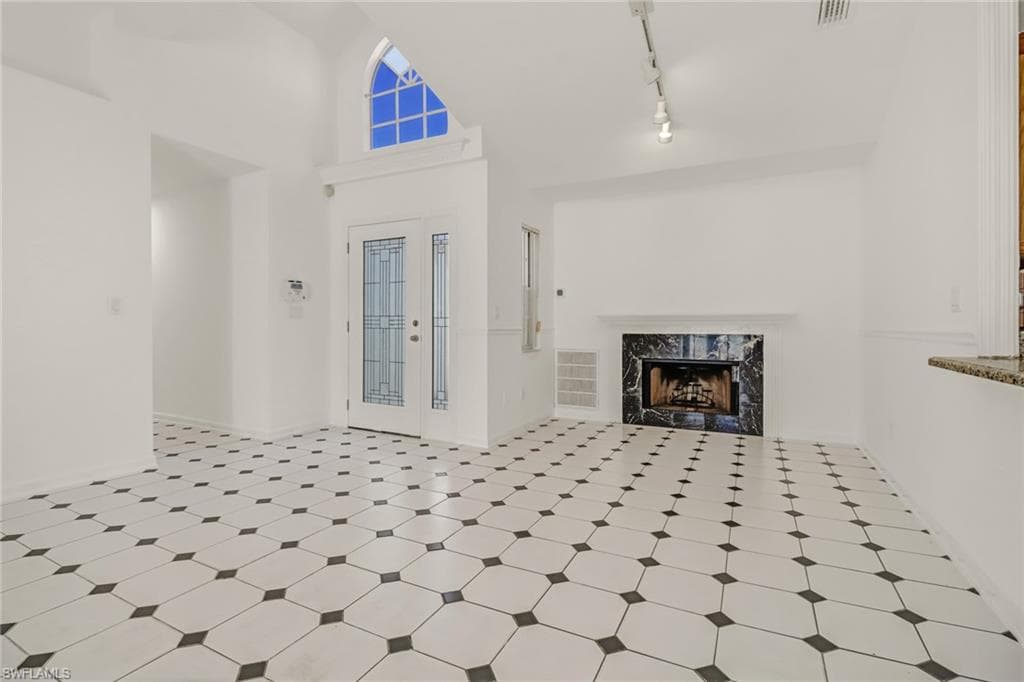 1414 Everglades BLVD S photo 4 of 34