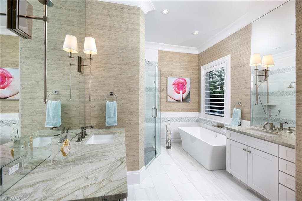 Owners Bath 1st Floor