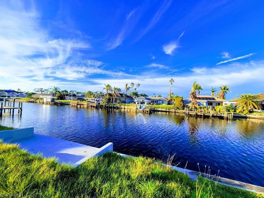 Gulf Access w/extra Wide Canal and Brand New Seawall
