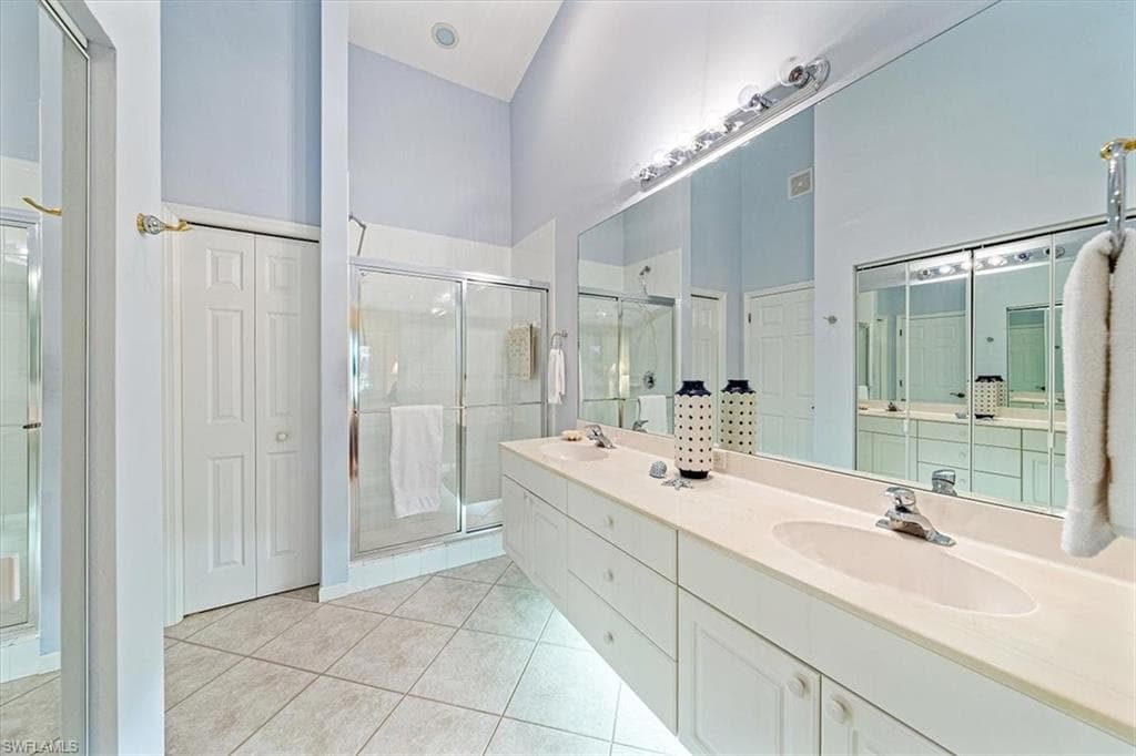 Double vanity and walk-in closet