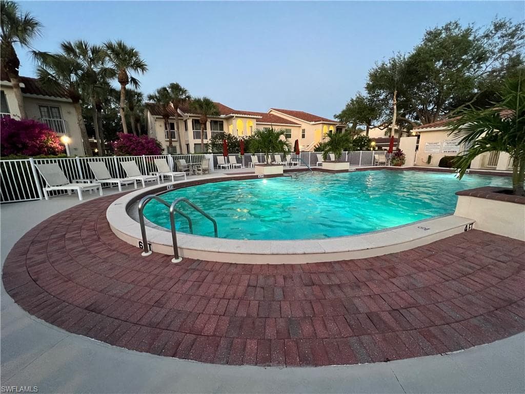 107 Tuscana CT 404 photo 1 of 18