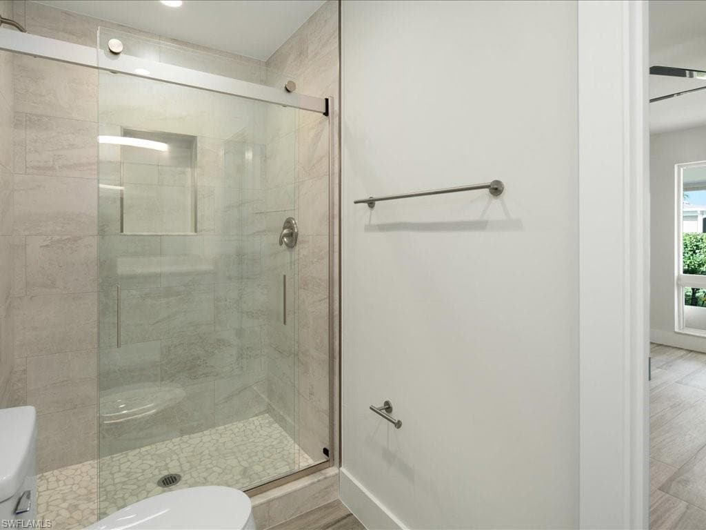 390 Palm DR 3 photo 13 of 17
