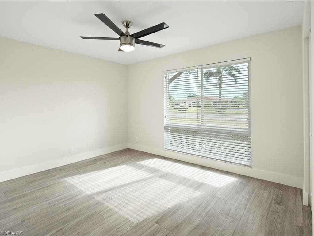 390 Palm DR 3 photo 14 of 17