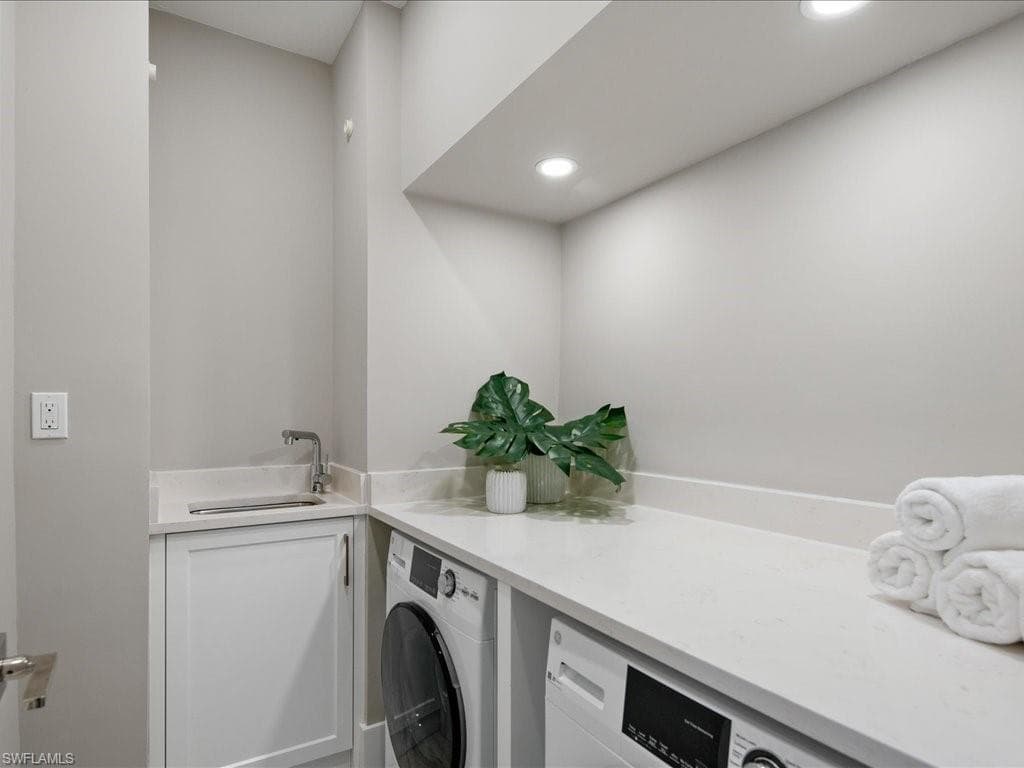 181 Colonade CIR 1405 photo 32 of 34