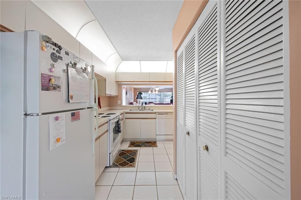 1270 Yesica Ann CIR F-201 photo 27 of 35