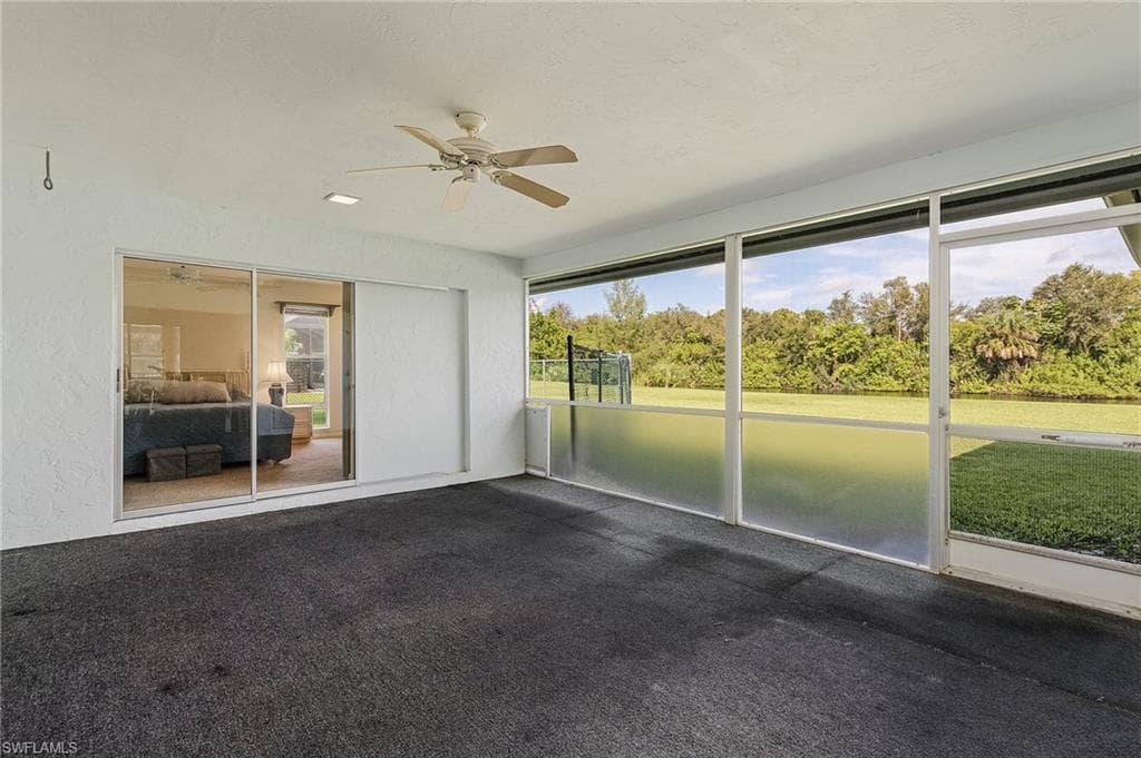 Screened in Lanai