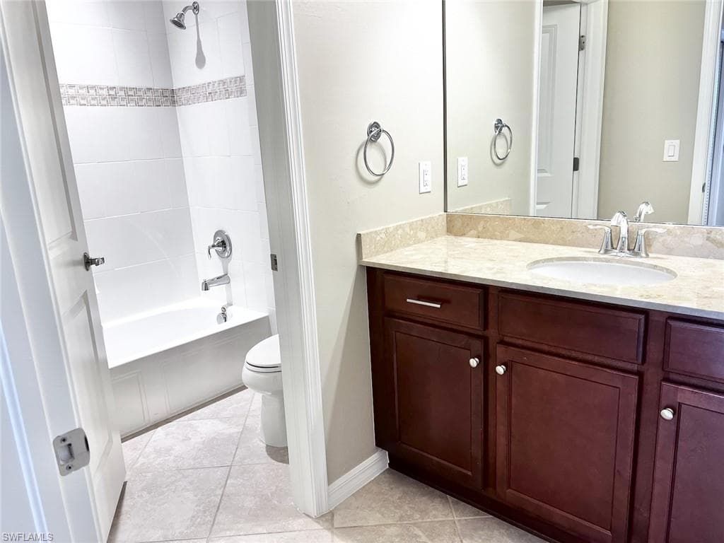 1447 Santiago CIR N 2303 photo 12 of 33