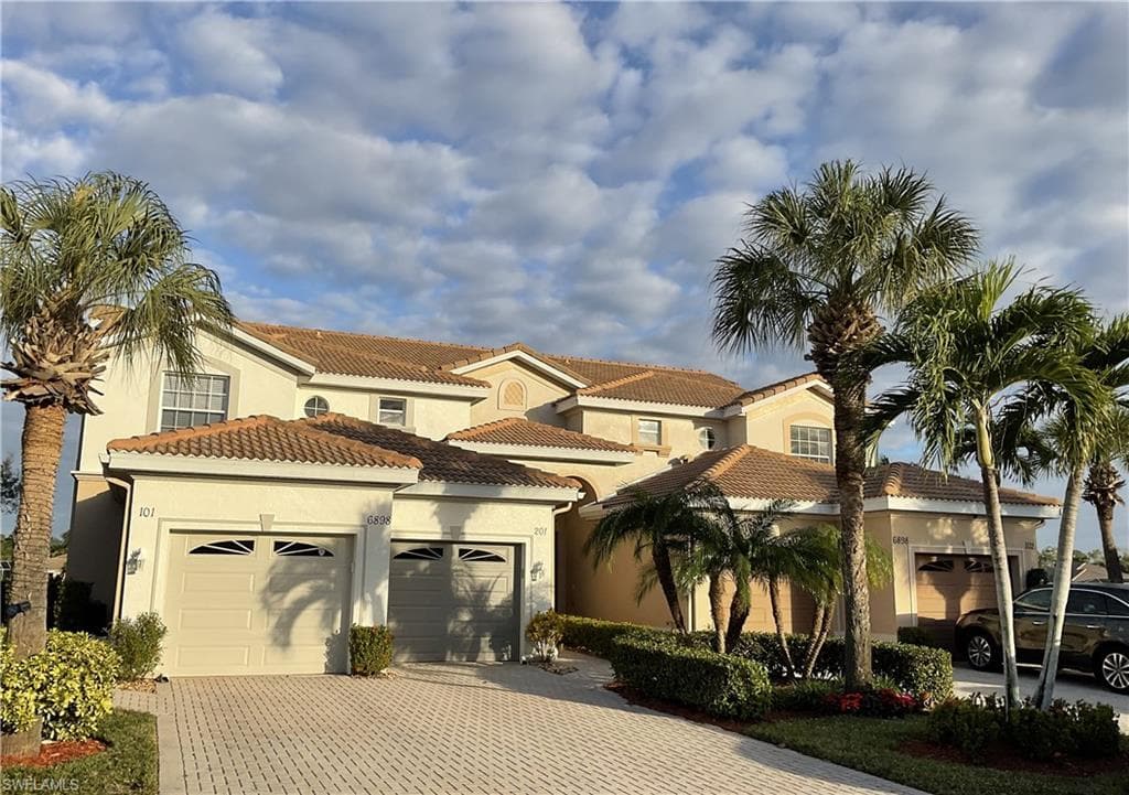 6898 Sterling Greens CT