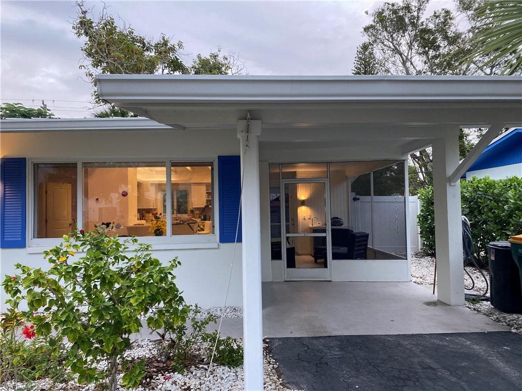 2207 Sunset LN photo 32 of 35