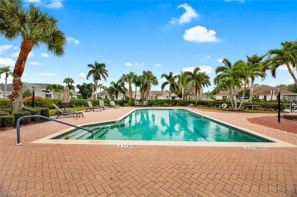 Community pool close by