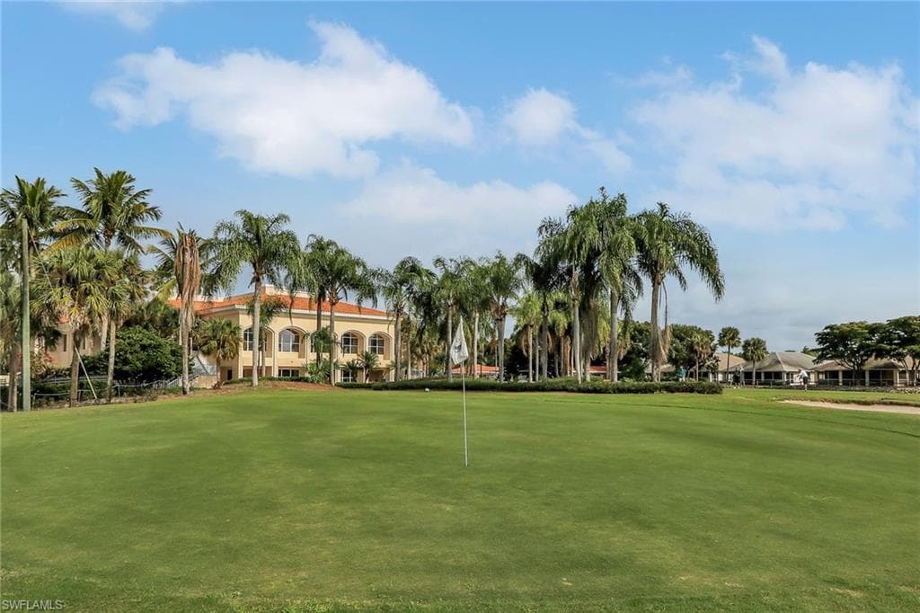 Ride Up to Clubhouse from Golf Course